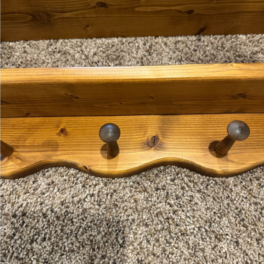 Rustic Wooden Wall Shelf Tulip Cutout Hooks Cottage Farmhouse 20” - Picture 3 of 8